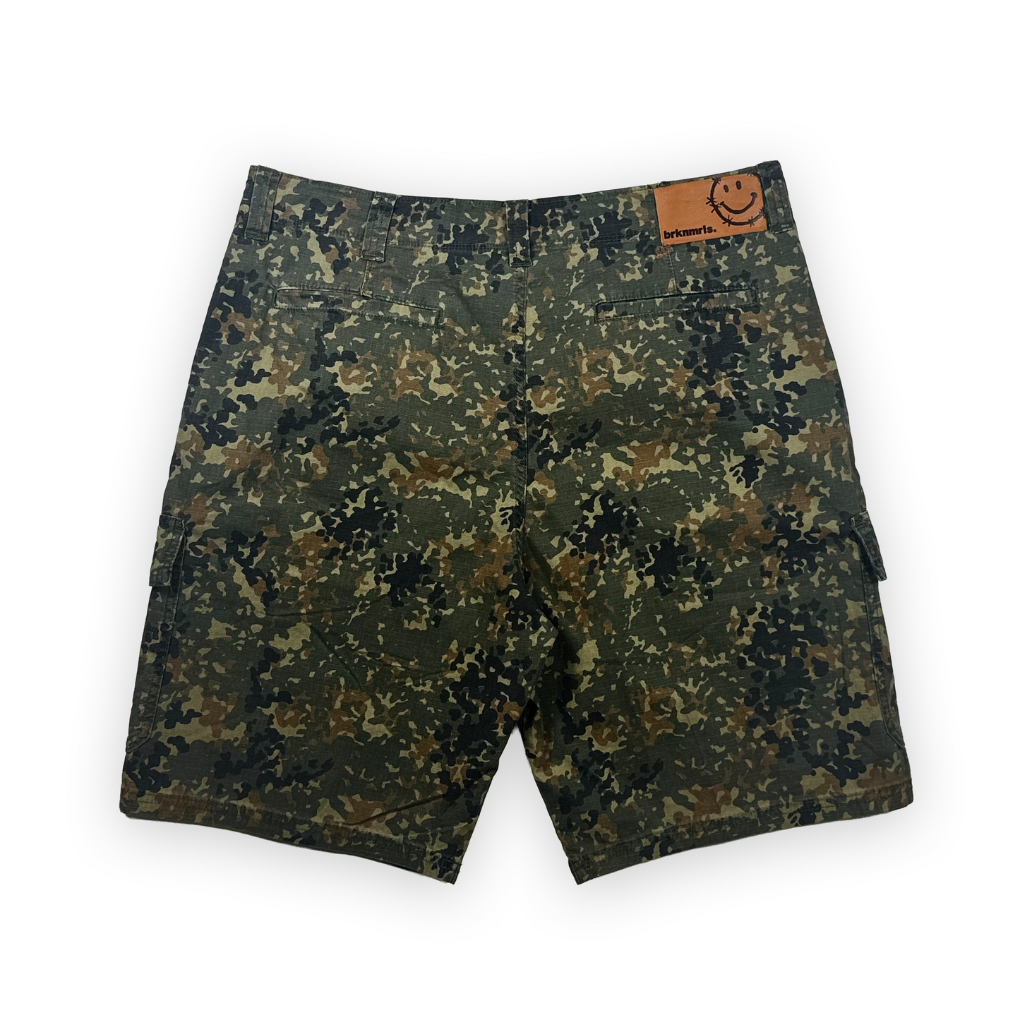 camo "lost hills" cargo shorts