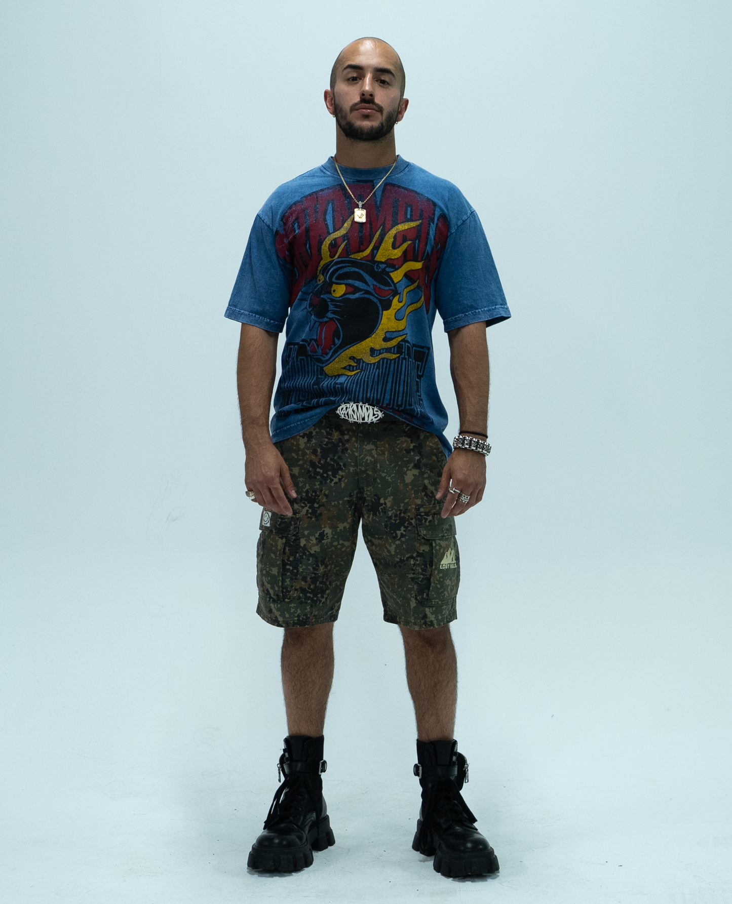 camo "lost hills" cargo shorts